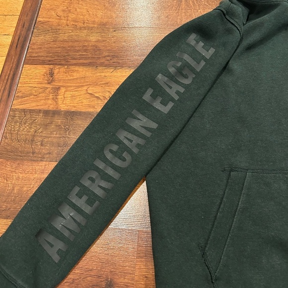 American Eagle Men’s Pullover Hoodie Green Logo on Arms Size Medium - Picture 6 of 6